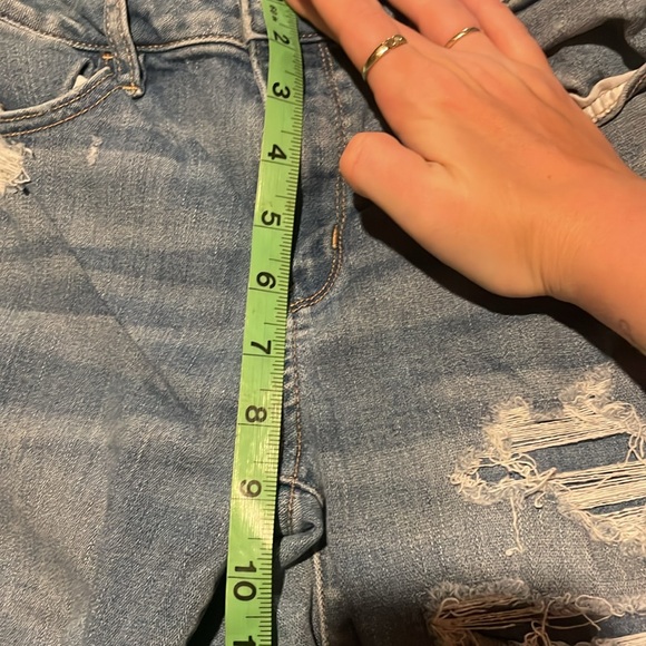 American Eagle ripped jeans, extreme stretch size 4 - Picture 2 of 7